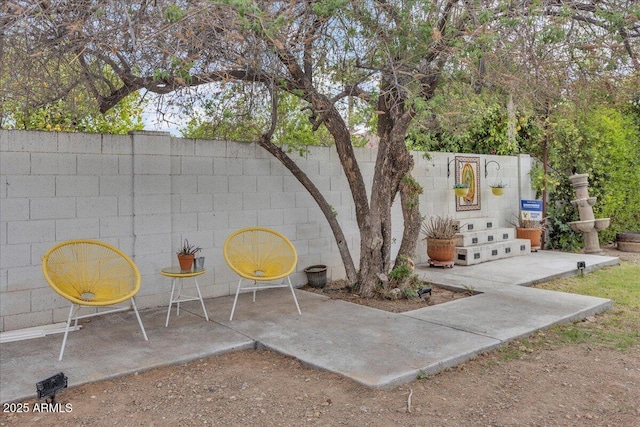 6747 N 12th St, Phoenix, AZ 85014 - view of patio featuring a fenced backyard
