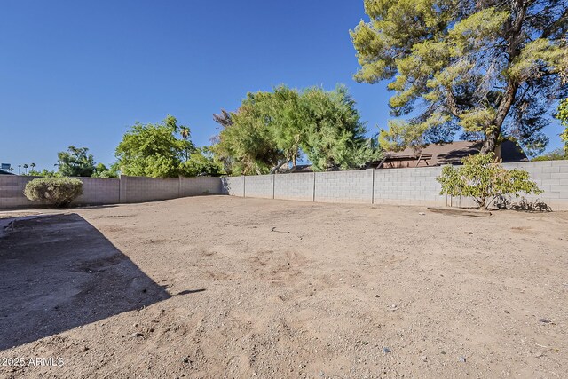 16421 N 34th Ave, Phoenix, AZ 85053 - view of fenced backyard