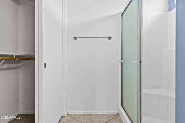 3211 E Kerry Ln, Phoenix, AZ 85050 - full bath featuring an enclosed shower and tile patterned flooring