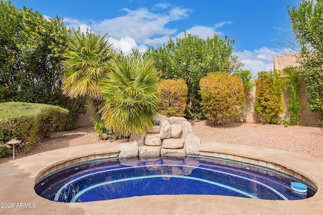 view of swimming pool