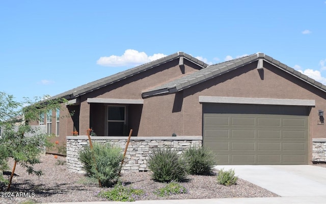 view of front of house featuring a garage