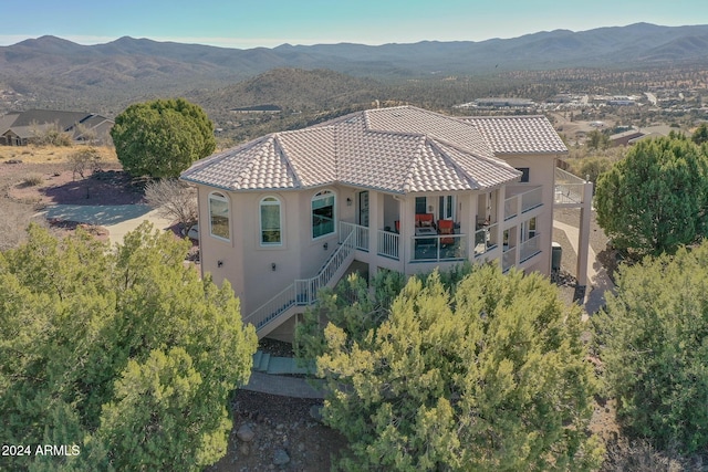 drone / aerial view with a mountain view