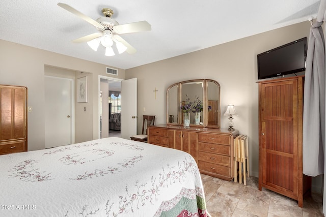 bedroom with ceiling fan