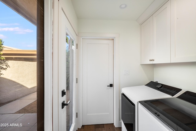 4525 N 66th St Unit 95, Scottsdale, AZ 85251 - laundry area featuring washing machine and clothes dryer, cabinet space, and dark wood finished floors
