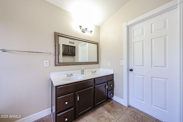 3897 E Douglas Loop, Gilbert, AZ 85234 - full bath featuring double vanity and lofted ceiling
