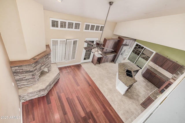 845 N Oak Ct, Chandler, AZ 85226 - living room featuring vaulted ceiling and wood finished floors