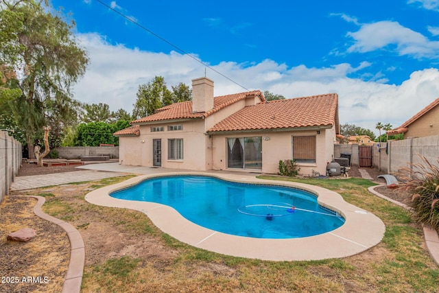 845 N Oak Ct, Chandler, AZ 85226 - view of pool featuring a fenced backyard and a patio area
