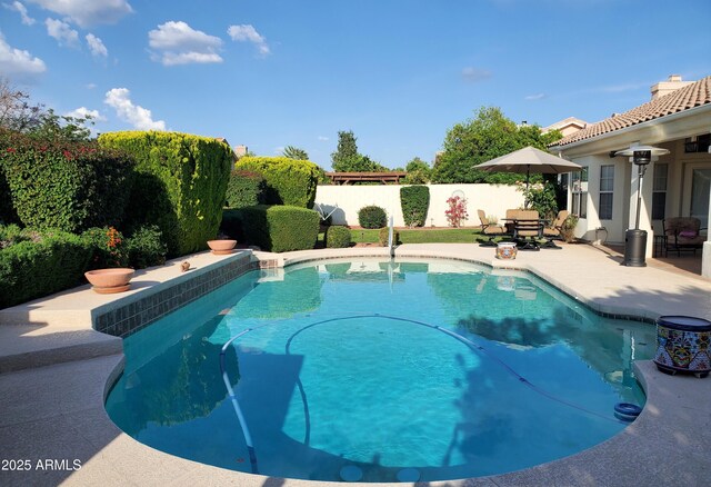 7648 W Mauna Loa Ln, Peoria, AZ 85381 - view of pool with a patio and fence