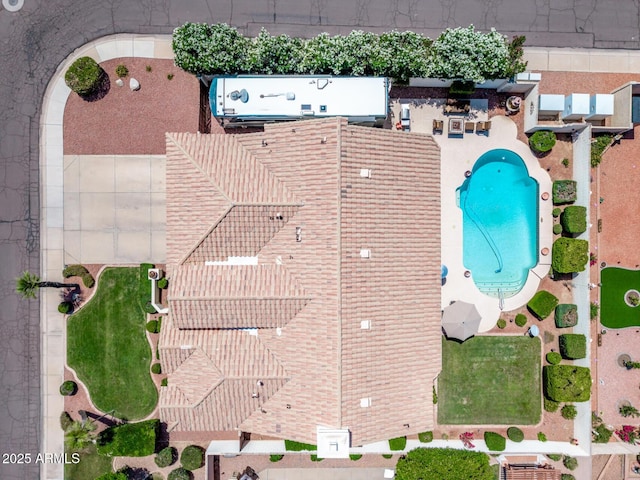 7648 W Mauna Loa Ln, Peoria, AZ 85381 - bird's eye view of a pool area