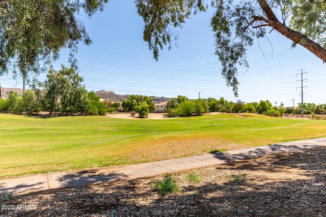 3041 E Fremont Rd, Phoenix, AZ 85042 - surrounding community featuring golf course view and a lawn