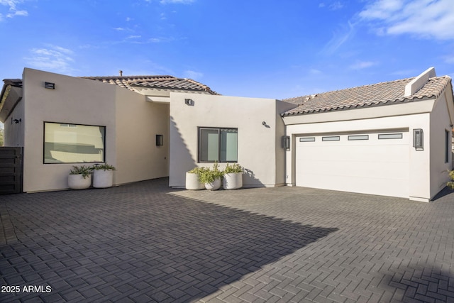 view of front facade with a garage