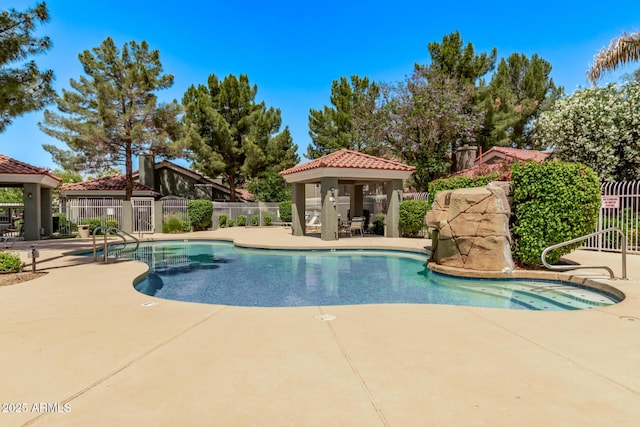 2929 W Yorkshire Dr Unit 2074, Phoenix, AZ 85027 - community pool with a gazebo, fence, and a patio area