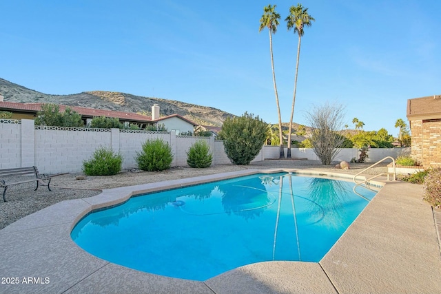 view of pool featuring a mountain view