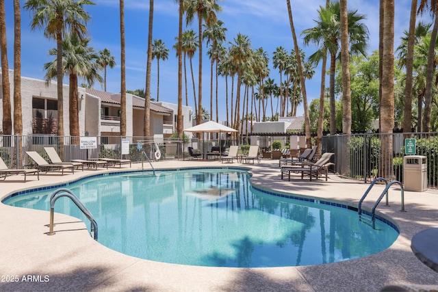 7350 N Via Paseo Del Sur Unit N207, Scottsdale, AZ 85258 - community pool featuring a patio area