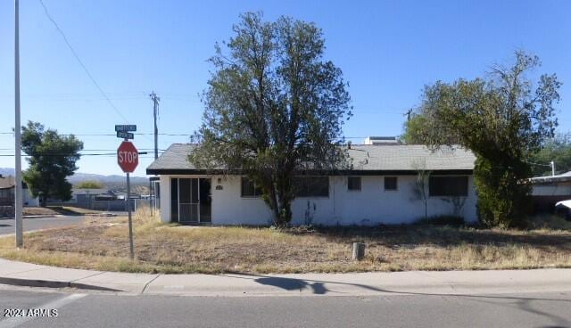 view of front of home