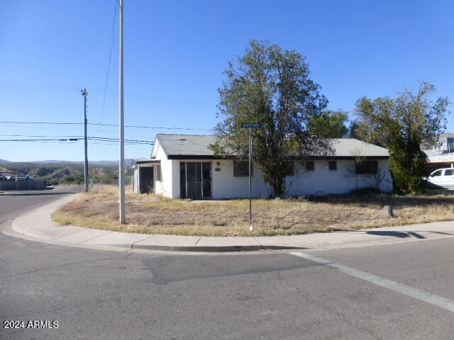 view of single story home