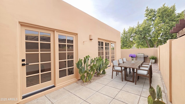5756 N 78th Pl, Scottsdale, AZ 85250 - view of patio / terrace featuring outdoor dining space and a fenced backyard