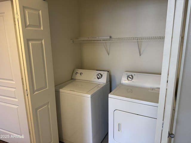 1941 S Pierpont Dr Unit 1043, Mesa, AZ 85206 - laundry room with washing machine and dryer