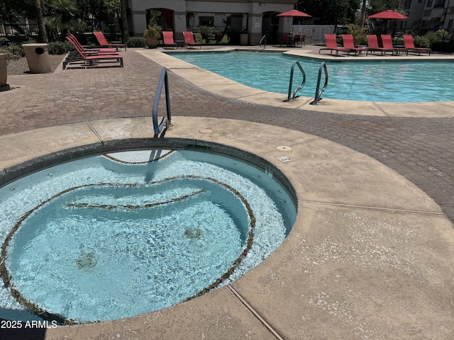 1941 S Pierpont Dr Unit 1043, Mesa, AZ 85206 - community pool with a patio area and a hot tub