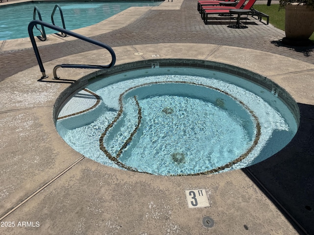 1941 S Pierpont Dr Unit 1043, Mesa, AZ 85206 - community pool with a patio and a community hot tub