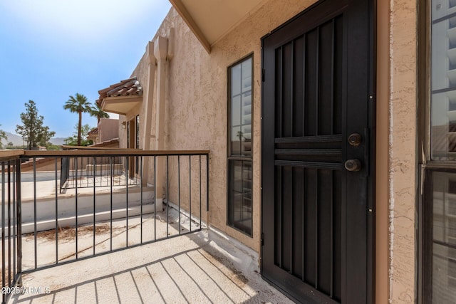 8540 N Central Ave Unit 6, Phoenix, AZ 85020 - entrance to property featuring stucco siding and a balcony