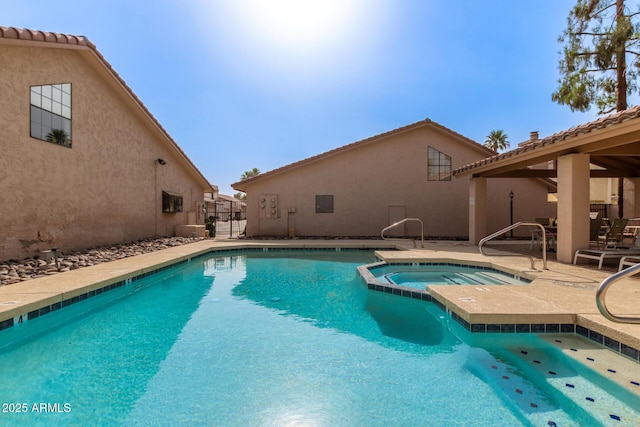 8540 N Central Ave Unit 6, Phoenix, AZ 85020 - view of pool with a patio and a pool with connected hot tub