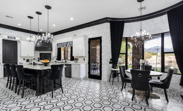 dining area featuring visible vents, crown molding, recessed lighting, and an inviting chandelier
