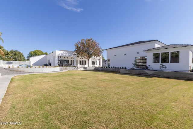 exterior space featuring a front yard