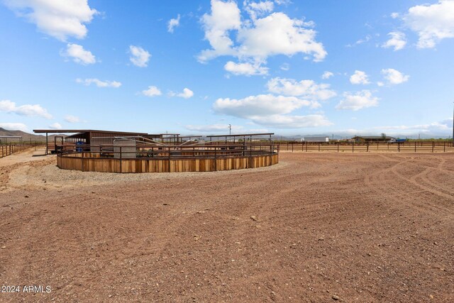 view of yard featuring a rural view