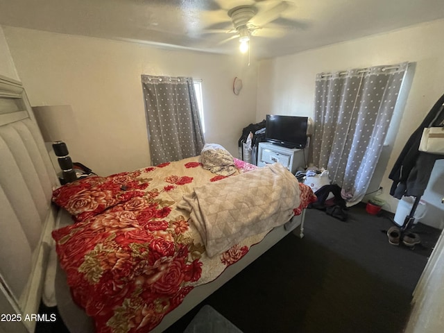 bedroom featuring a ceiling fan