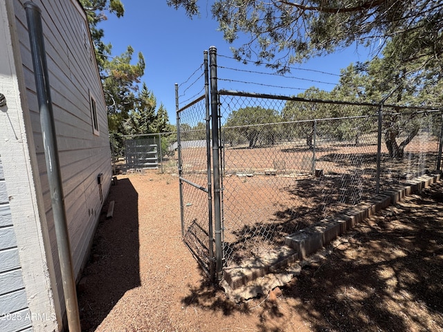2404 W Palmer Dr, Payson, AZ 85541 - view of yard featuring a gate