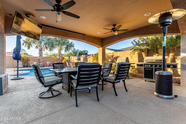 view of patio featuring a fenced in pool