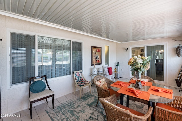 view of sunroom / solarium