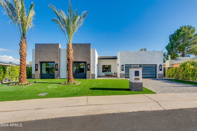 view of front of home with a front yard