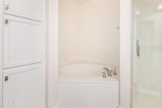 5450 E Deer Valley Dr Unit 1211, Phoenix, AZ 85054 - bathroom with a stall shower and a bath