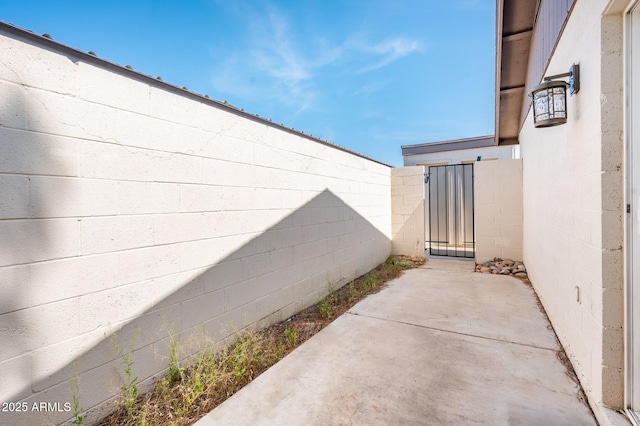 3324 S Parkside Dr, Tempe, AZ 85282 - view of patio with a gate