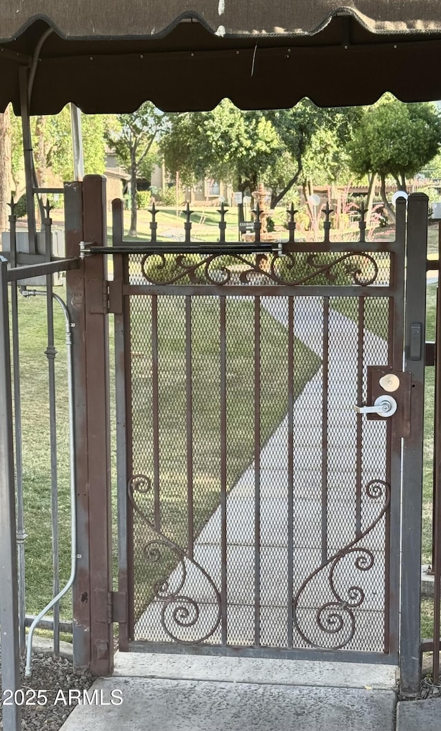 3825 E Camelback Rd Unit 152, Phoenix, AZ 85018 - view of gate