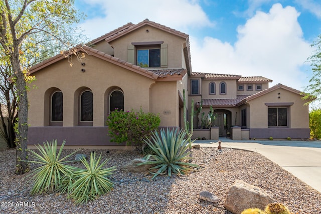 view of mediterranean / spanish-style home