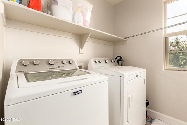 263 N Wilson Dr, Chandler, AZ 85225 - laundry area with separate washer and dryer and baseboards