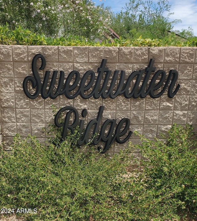 view of community / neighborhood sign