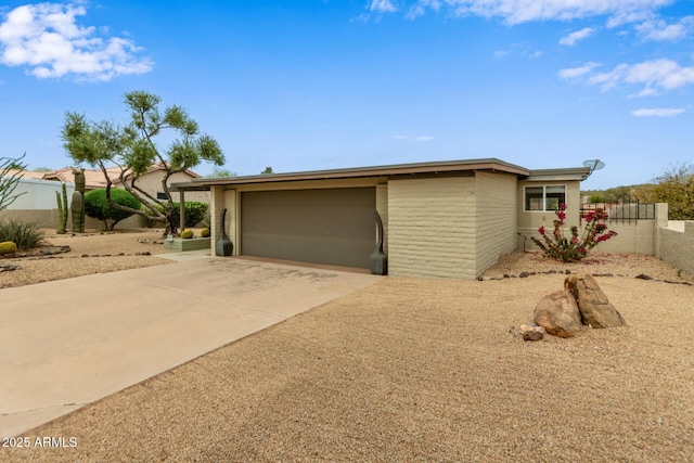 17346 E Oro Grande Dr, Fountain Hills, AZ 85268 - view of front of property featuring concrete driveway and fence