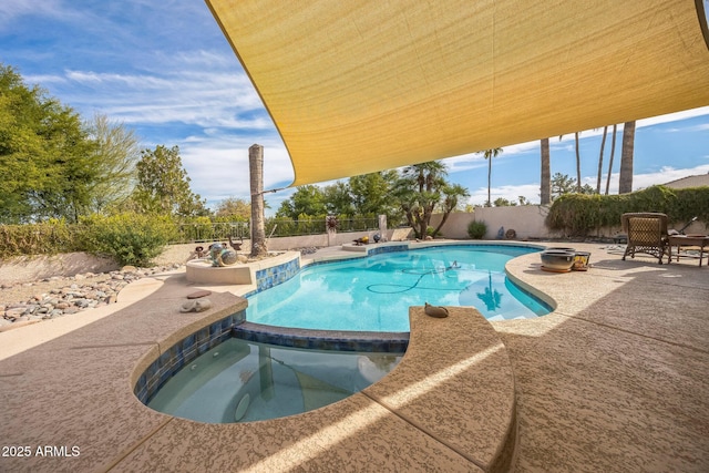 1908 E Beck Ln, Phoenix, AZ 85022 - view of swimming pool featuring an in-ground hot tub, a fenced backyard, and a patio