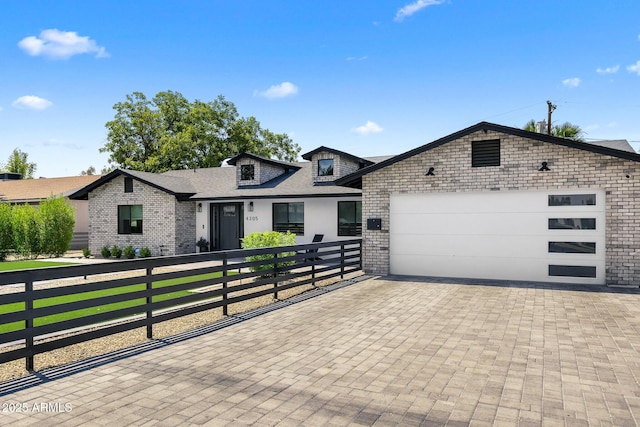 view of front facade featuring a garage