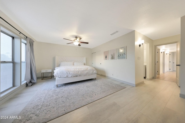 bedroom with ceiling fan