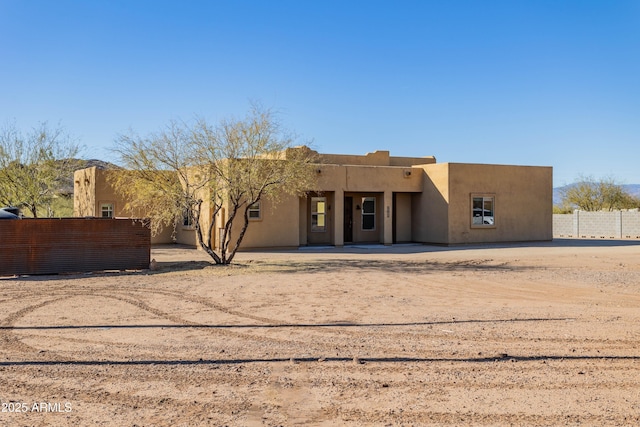 view of front of property