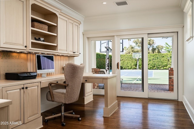 office space featuring built in study area, crown molding, recessed lighting, dark wood-style floors, and visible vents
