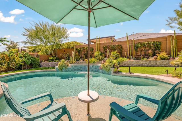 view of swimming pool featuring pool water feature