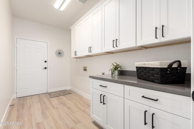955 E Knox Rd Unit 126, Chandler, AZ 85225 - laundry area featuring cabinet space, light wood-style floors, and hookup for a washing machine
