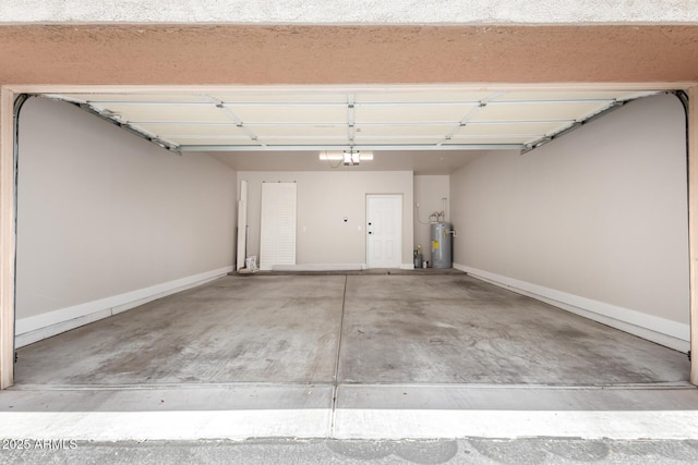 955 E Knox Rd Unit 126, Chandler, AZ 85225 - garage featuring electric water heater and a garage door opener