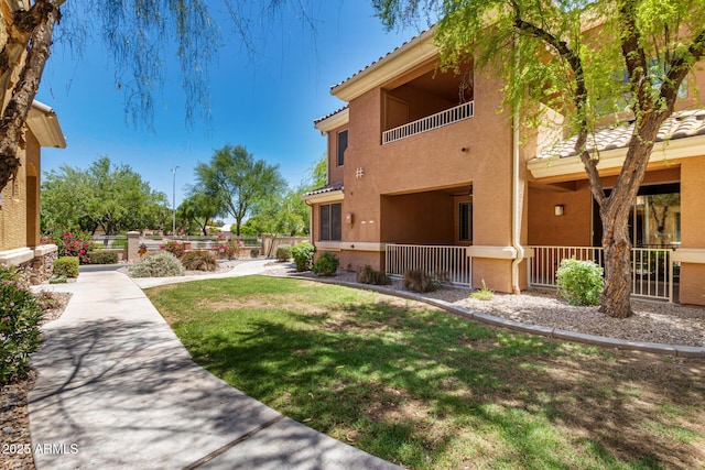 955 E Knox Rd Unit 126, Chandler, AZ 85225 - view of yard featuring a balcony